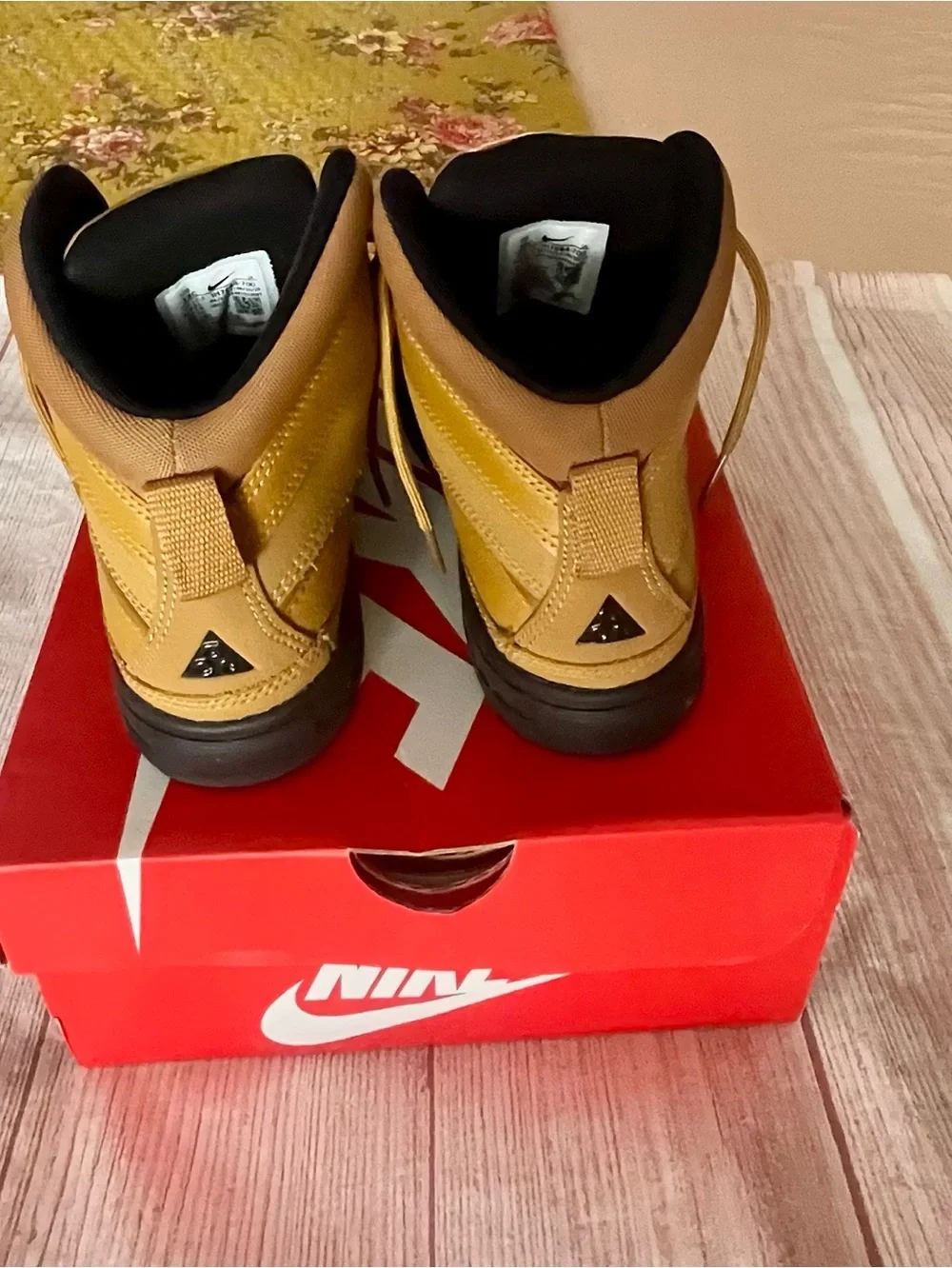 Nike ACG Kids Ankle Boots Leather Lace Up Tan/Black US 13C EU 31 IH7684-700